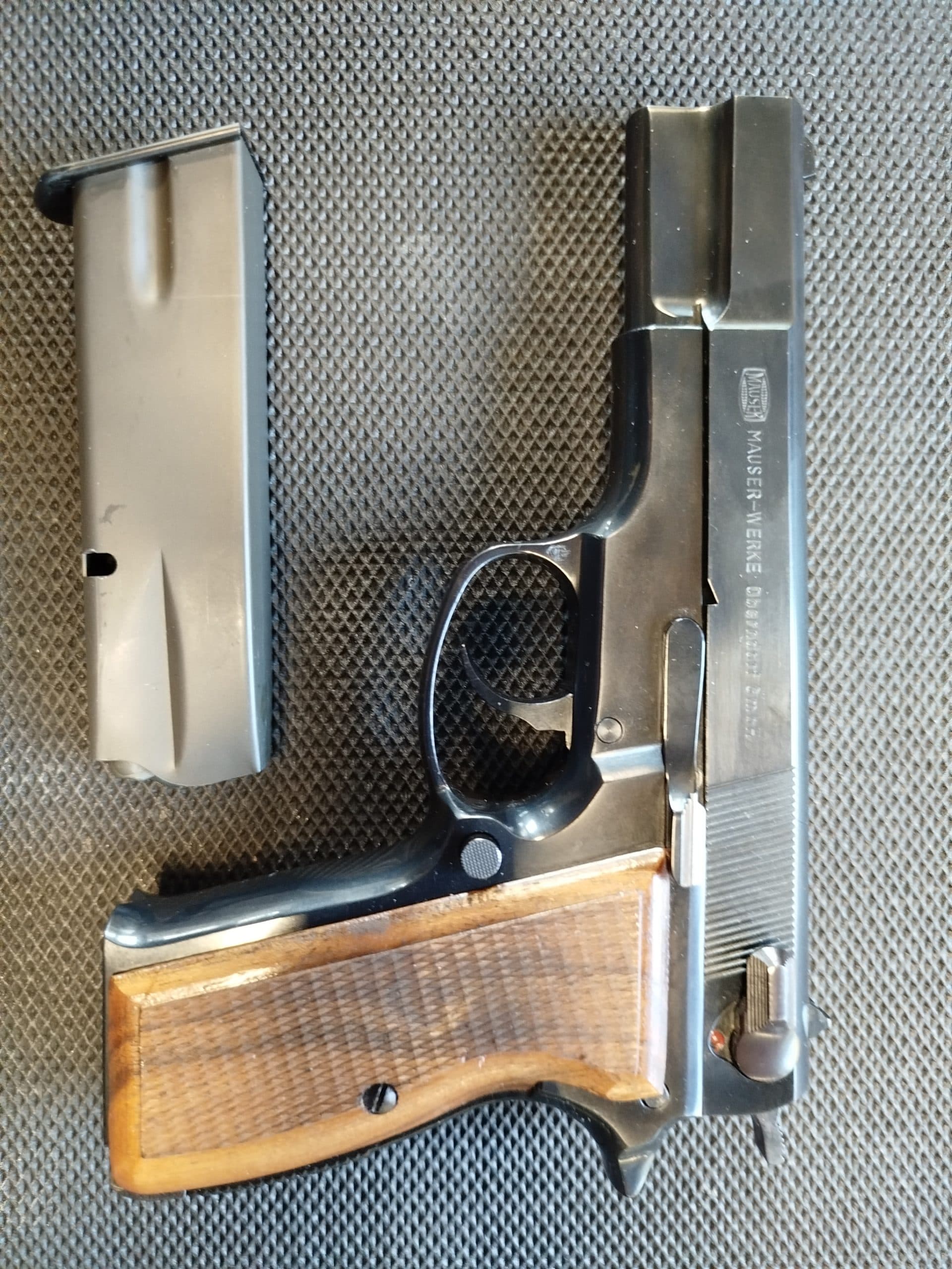 PISTOLET MAUSER 90 DA 9X19