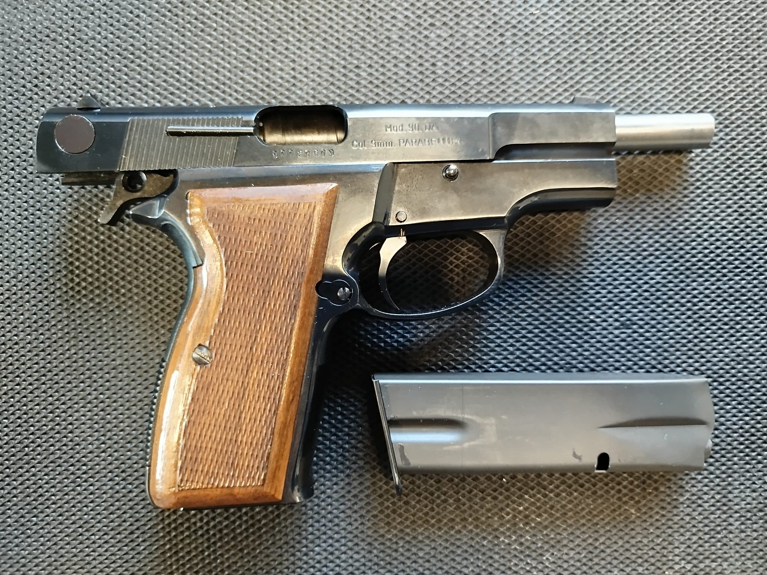 PISTOLET MAUSER 90 DA 9X19