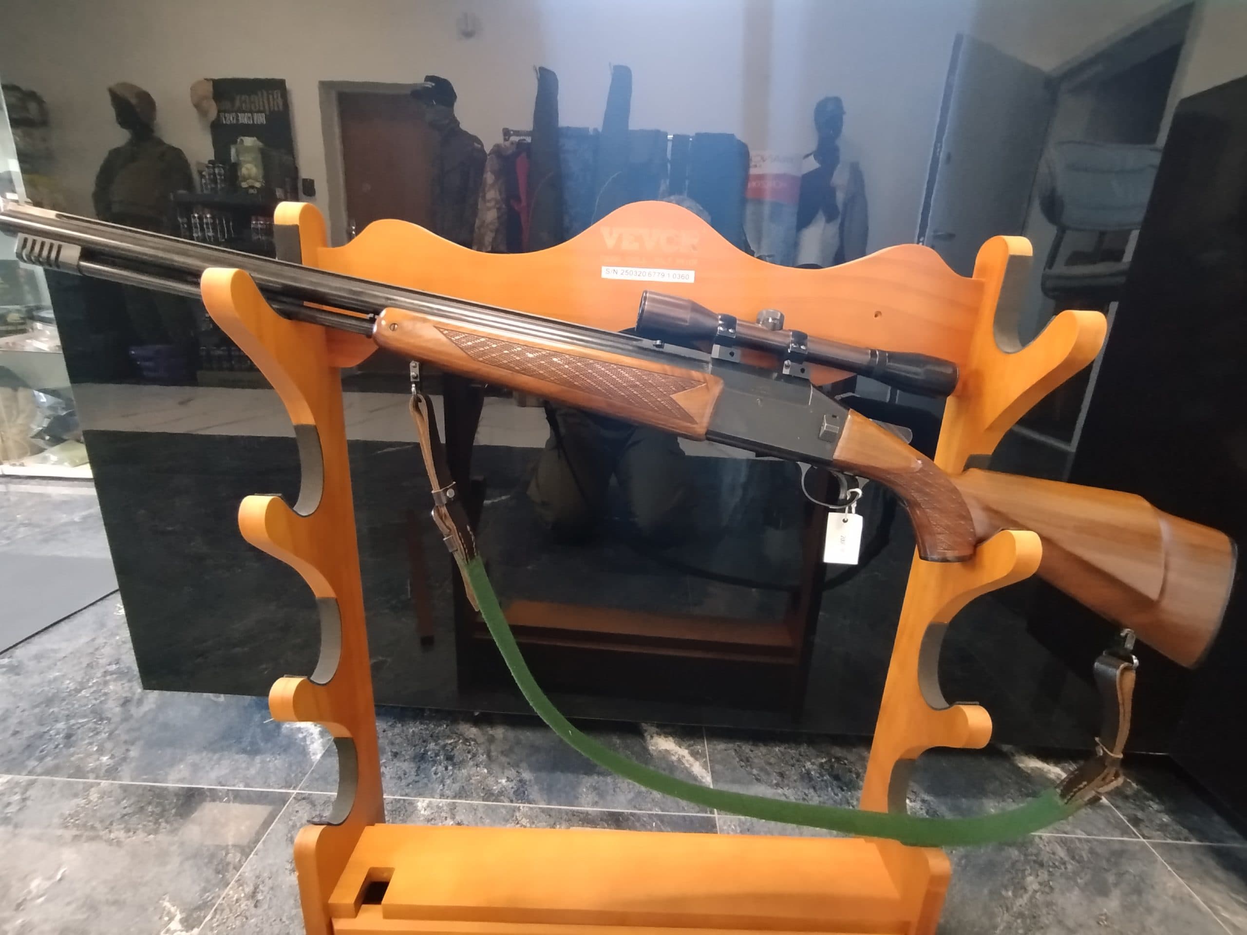 Kniejówka Tikka kal. .222 Rem. i 12/70 z ręcznym napinaczem, bezpiecznikiem +luneta