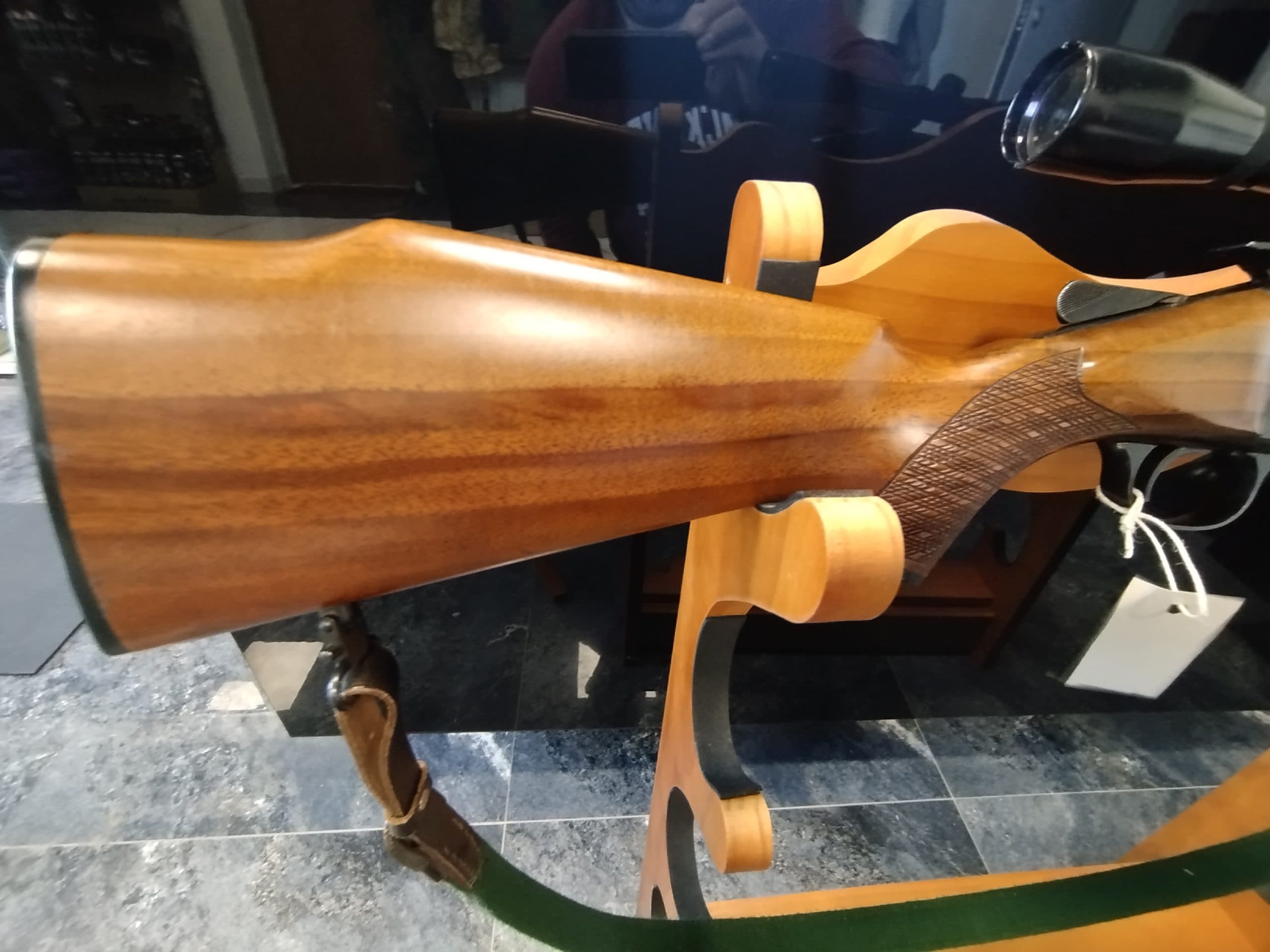 Kniejówka Tikka kal. .222 Rem. i 12/70 z ręcznym napinaczem, bezpiecznikiem +luneta