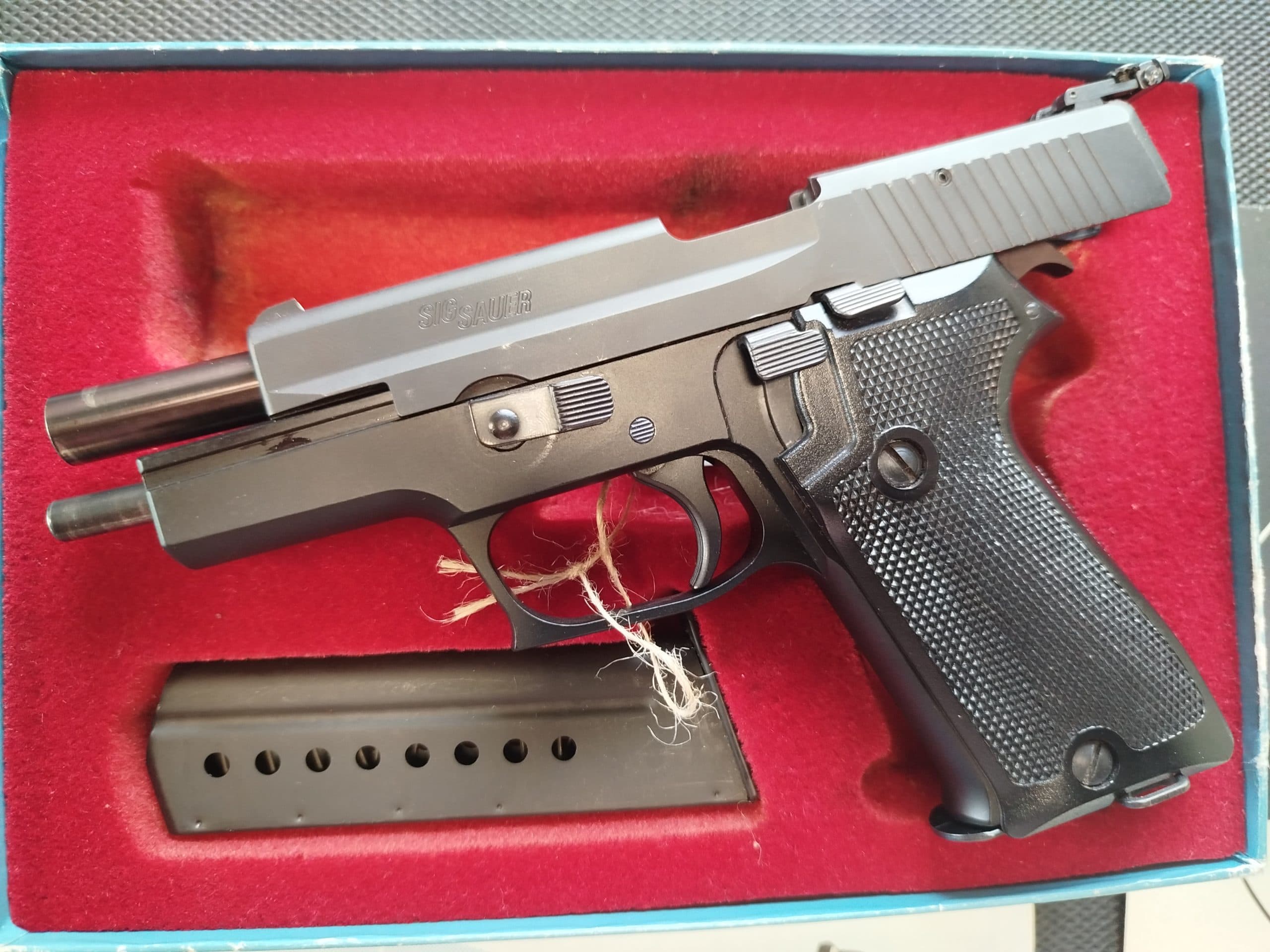 SIG SAUER P220 9X19 PARA