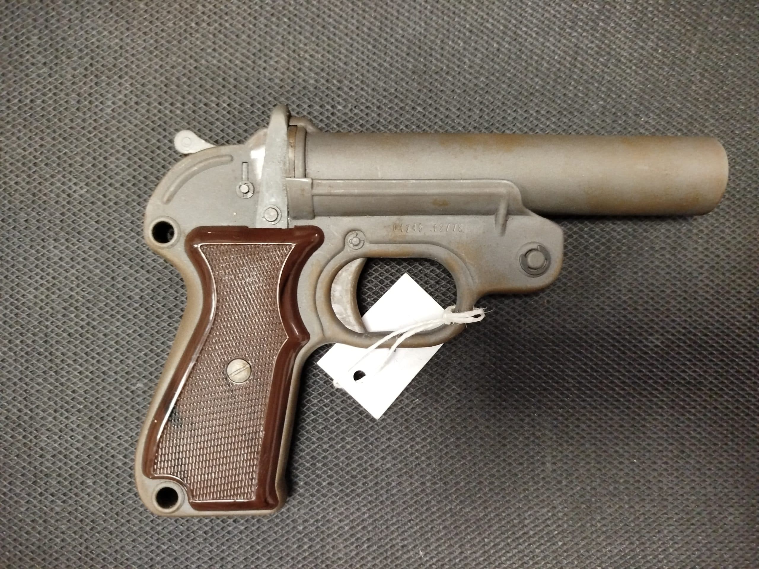 PISTOLET SYGNAŁOWY DIANA PRODUKCJA NIEMIECKA kal.26 mm