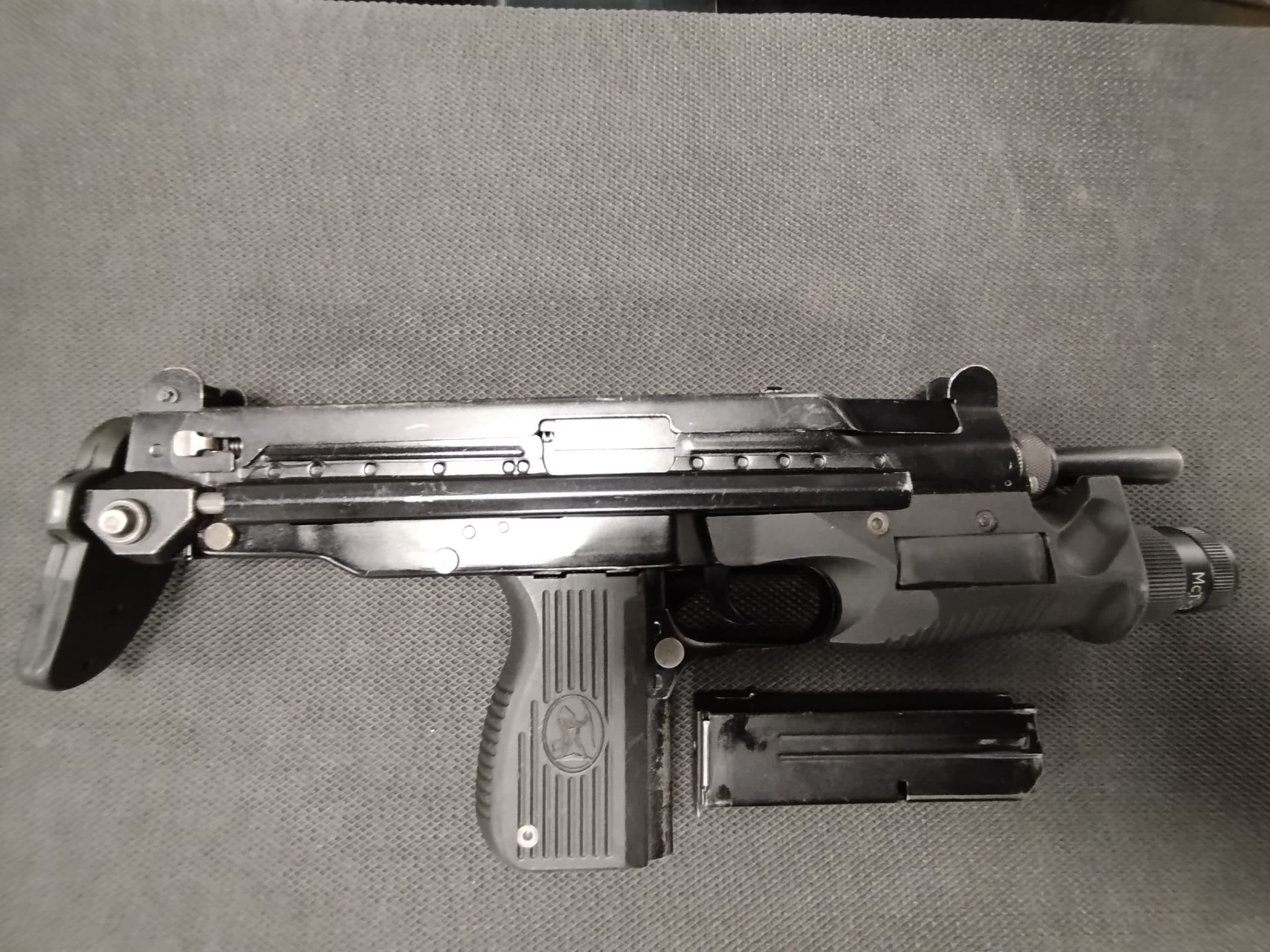 Glauberyt PM 98 9X19 FULL AUTO!!!