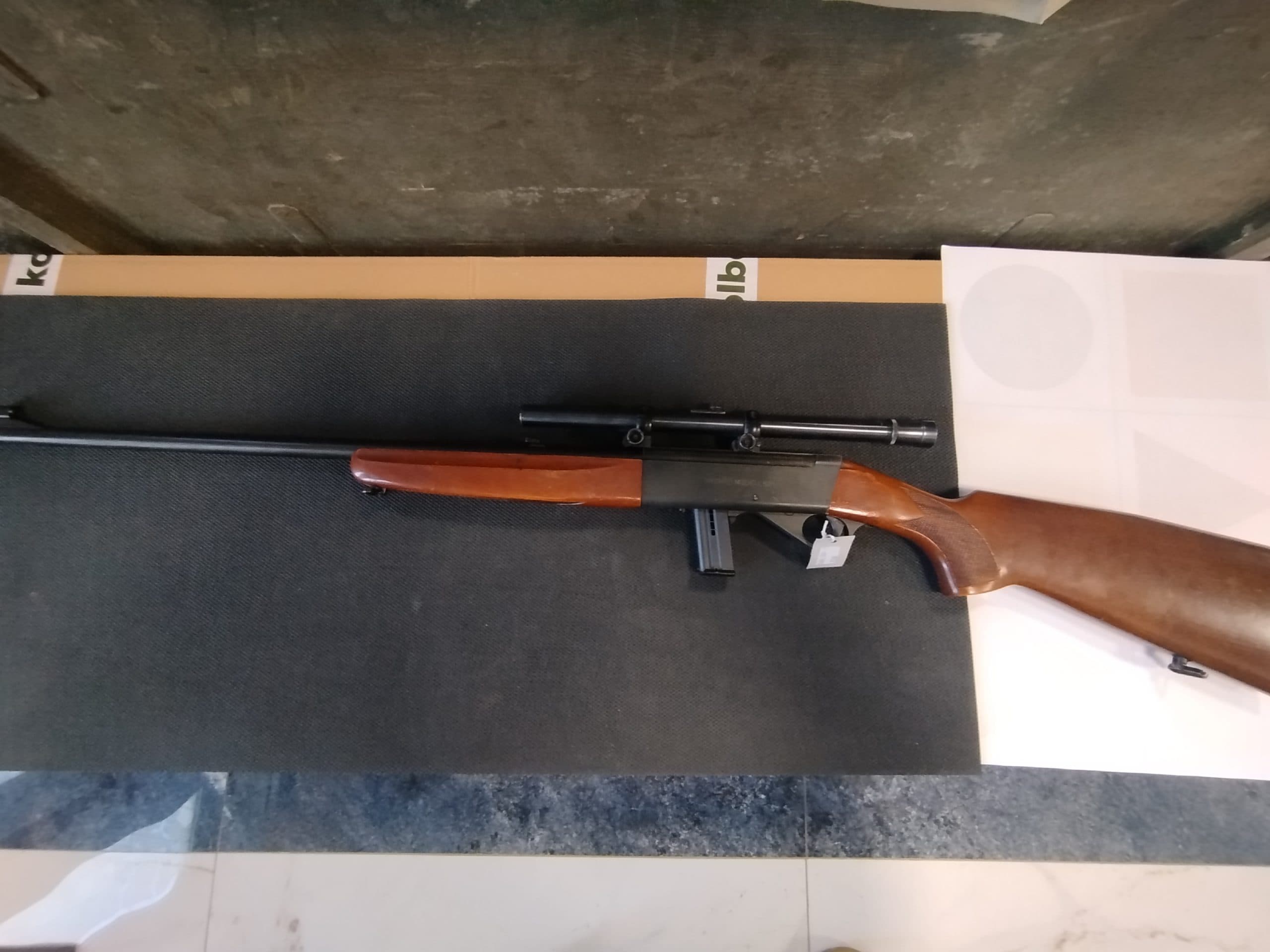 KARABINEK SAMOPOWTARZALNY ANSCHUTZ MODEL 520 cal.22lr